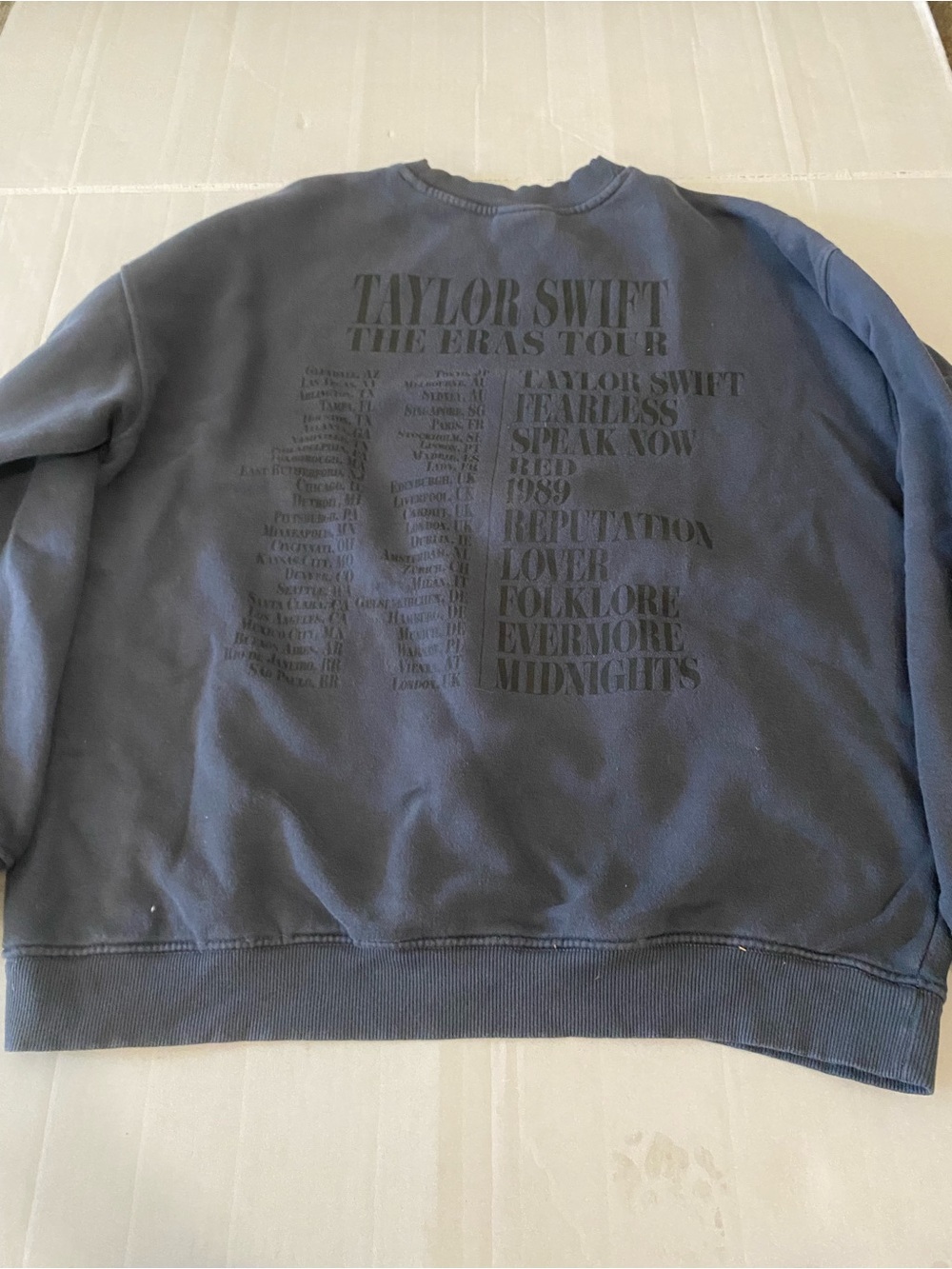 Taylor Swift The Eras Tour Men's Navy Crewneck Sweatshirt Medium - Picture 2 of 5